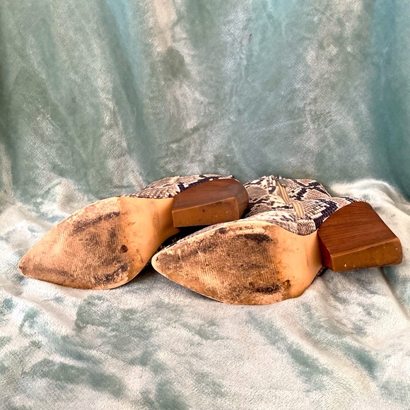 Bleecker & Bond “Kailey” Faux Snake Skin Wedge Leather Booties Women’s Size 8 - Picture 5 of 8